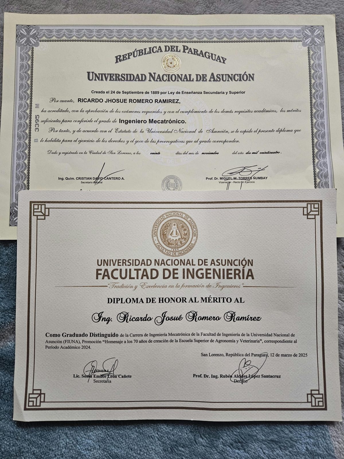 Título de Ingeniero Mecatrónico y Diploma de Honor al Mérito de Ricardo Romero, FIUNA