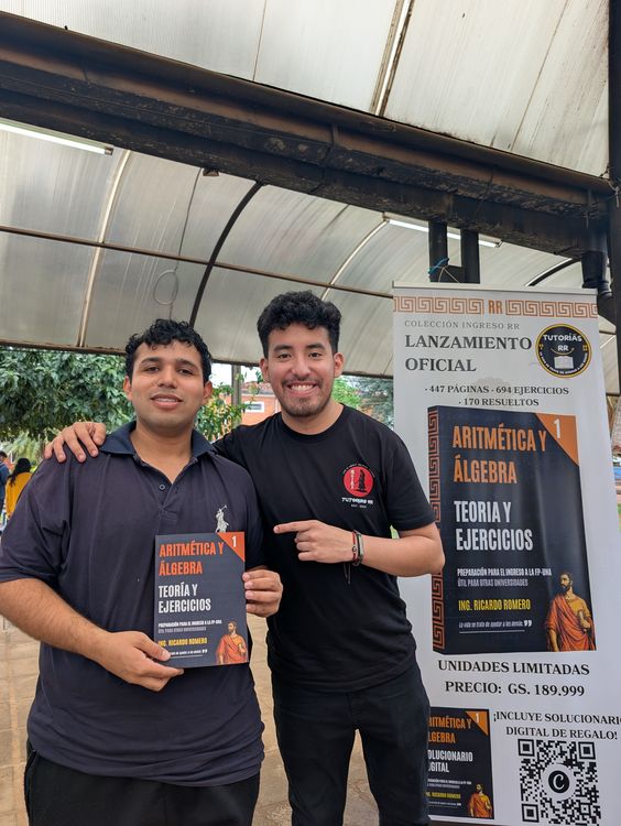 Estudiantes en el lanzamiento oficial